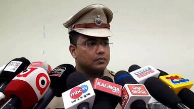 କାଠିଆପଡ଼ା ନିକଟରେ ପ୍ରେମ ସମ୍ପର୍କ କୁ ନେଇ ଯୁବତୀ ର ହତ୍ୟାକାଣ୍ଡ ଘଟଣା ରେ,ହତ୍ୟାକାରୀ ପ୍ରେମିକ କୁ 24 ଘଣ୍ଟା ମଧ୍ୟରେ ଧରିବା ପରେ ଜିଲ୍ଲା ଏ...