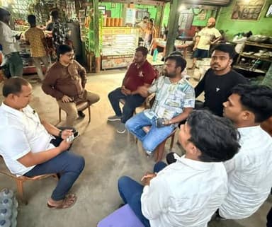 कोचाधामन पूर्व विधायक मास्टर विधायक आलम पोठिया: रायपुर पंचायत अंतर्गत खरखरी बस स्टैंड पर मुखिया रायपुर पंचायत धीरज कुमार...