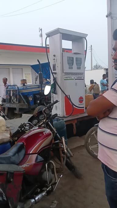 tel ka kami jila kushinagar khadda petrol pump pae