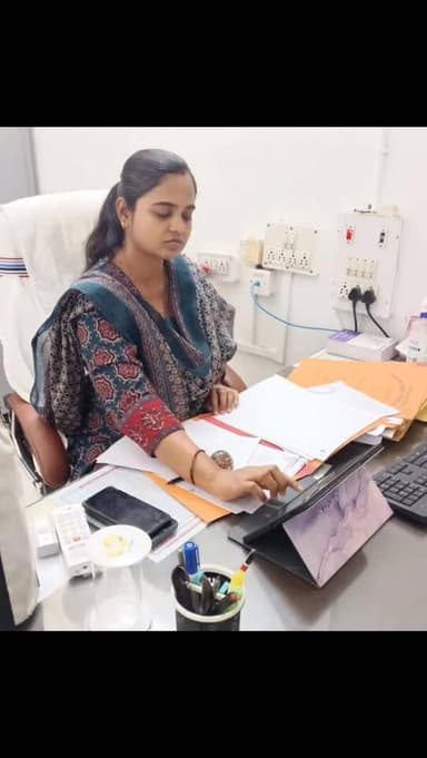 आज दिनांक 24 अप्रैल, 2026 को जिला पदाधिकारी, जहानाबाद के निर्देशानुसार सहायक राज्य कर आयुक्त, जहानाबाद, श्रीमती विरंजनी ...