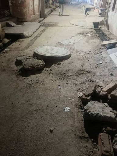 #नोएडा_प्राधिकरण द्वारा गांव बहलोलपुर रैंप तोड़े जाने के बाद आज तक नहीं तो नोएडा प्राधिकरण ने रोड बनाने का कार्य अभी तक...