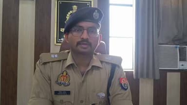 #gorakhpurpolice
#PoliceAction
➡️थाना एम्स क्षेत्रांतर्गत कुसमी जंगल स्थित गोदाम (मृतक का) में पिस्टल साफ करते समय गोली...