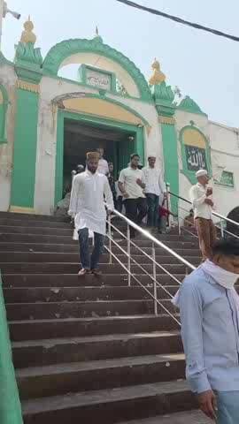 संभल: संभल में जुम्मे की नमाज के दौरान DM और SP ने किया निरीक्षण, सुरक्षा के लिए PAC के जवान मौजूद, सीसीटीवी कैमरे की निगरानी