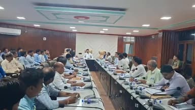 जामताड़ा: समाहरणालय सभागार में जिला समन्वय समिति की बैठक आयोजित, रानीडीह स्टेडियम का निर्माण कार्य शुरू करने का निर्देश