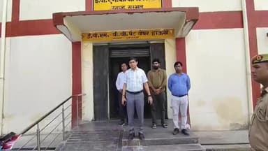 संभल: संभल के शहजादी सराय स्थित वेयार हाउस का निरीक्षण डीएम राजेंद्र पेंसिया ने किया, साफ-सफाई को लेकर दिए निर्देश