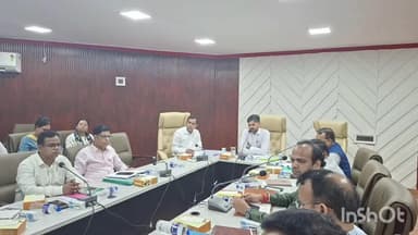 जामताड़ा: डीसी ने की तकनीकी विभाग की समीक्षा बैठक, खराब चापाकल की सूची जमा करने का दिया निर्देश