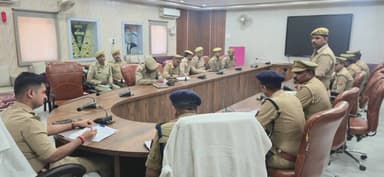 जनपद में चलाये जा रहे जीरो फेटलटी डिस्ट्रिक (Z.F.D.) अभियान के तहत पुलिस अधीक्षक औरैया द्वारा सड़क सुरक्षा समिति की बैठक...