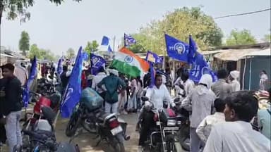 बबेरू: दतौरा स्टाफ के पास धूमधाम से निकाली गई डॉक्टर भीमराव अंबेडकर की शोभायात्रा