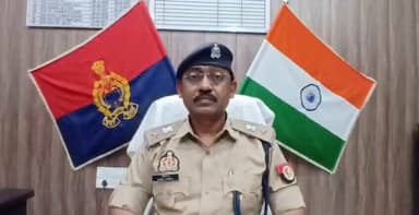 #Etawahpolice
#Goodwork
इटावा पुलिस द्वारा साइबर फ्रॉड के अभियोग से सम्बन्धित 01 अभियुक्त गिरफ्तार ।
“बिग डैडी एप” के ...