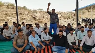 एसडीएम की 'तानाशाही' के खिलाफ कर्मचारियों का हल्ला बोल; #live #viral #didwanajila #sdm #virodh