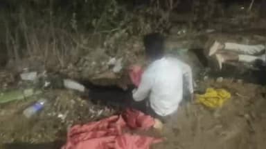 रॉबर्ट्सगंज: लोढी में बारात से लौट रही कार पलटी, हादसे में 3 लोगों की मौत, 4 घायल, ड्राइवर वाराणसी रेफर