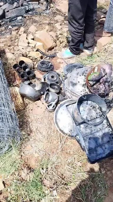 ग्राम कोटरा ग्राम पंचायत बिलखेड़ा डांग मै राकेश सहारिया पुत्र रमेश की टपरी मै आग लगने घर मै रखा सारा सामान जलकर राख हुआ