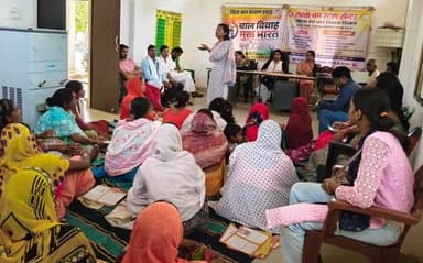 जिले के विकासखंड खड़गवां अंतर्गत ग्राम पंचायत मुकुंदरपुर में “बाल विवाह मुक्त छत्तीसगढ़” अभियान के तहत जिला बाल संरक्षण इक...