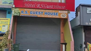 मथुरा: बीएसए रोड स्थित आरएस गेस्ट हाउस पर पुलिस ने मारा छापा, देह व्यापार में 4 युवतियों और 3 युवकों को किया गिरफ्तार