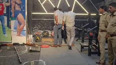 खुर्जा: खुर्जा में बर्थडे पार्टी में मुंह पर केक लगाने को लेकर विवाद में ताबड़तोड़ फायरिंग, तीन लोगों की हुई हत्या