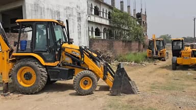 खलीलाबाद: मोती नगर स्थित ब्रिटिश मौलाना के मदरसे पर चला बुलडोजर, प्रशासन रहा मुस्तैद