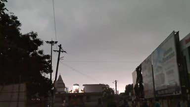 अभी अभी पूर्णिया में तूफान की दस्तक, तेज हवाओं के साथ बारिश शुरू...
#rainpurnea #purneacentralnews #MausamVibhag #biharr...