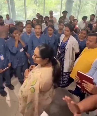 मुख्यमंत्री रेखा गुप्ता का सख्त रुख, अरुणा आसफ अली अस्पताल के निरीक्षण के दौरान अधिकारियों को लगाई फटकार—
“भैया, आपसे पू...