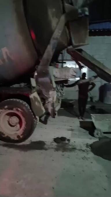 #GNW सेक्टर-1 में अवैध #RMC प्लांट्स से धूल, शोर और सड़कें बर्बाद।
सीलिंग के बाद भी चालू—किसकी अनुमति?
@OfficialGNIDA @u...