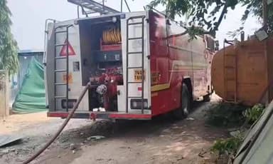 మేడ్చల్: బహదూర్పల్లి లో అగ్ని ప్రమాదము, మంటలను ఆర్పిన అగ్నిమాపక సిబ్బంది