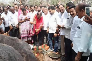 మేడ్చల్: మల్లాపూర్ లో 100 పడకల ఏరియా ప్రభుత్వ ఆసుపత్రికి భూమి పూజ నిర్వహించిన ఉప్పల్ ఎమ్మెల్యే లక్ష్మారెడ్డి