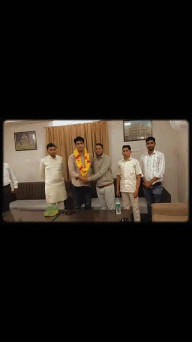 आसपुर युवा नेता जिला युवा कांग्रेस जिला अध्यक्ष उम्मीदवार प्रवीण बरगोट ने आज सर्किट हाउस डूंगरपुर में प्रभारी महोदय आषिश...