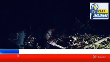 ঝড়ে সাব্রুমে ক্ষতিগ্রস্ত রাস্তা পরিস্কারে নেমেছে প্রাকৃতিক বিপর্যয় মোকাবেলা দল