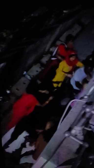 #mahewa पश्चिम पट्टी
सोनू पासी ,मोती लाल
कि खुली दबंगई... प्रहसन कोई सुनवाई नहीं कर रही