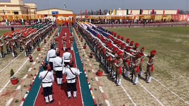 #amethipolice मुख्य अतिथि पुलिस महानिरीक्षक, इंटेलीजेंस महोदय श्री उपेन्द्र कुमार अग्रवाल महोदय द्वारा नव प्रशिक्षित आरक...