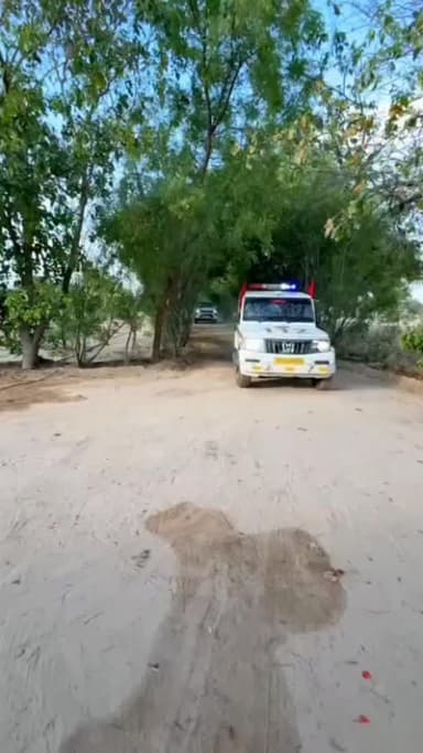 केंद्रीय मंत्री गजेंद्र सिंह शेखावत पधारे देचू गोशाला अध्यक्ष कान सिंह राठौड़ के निवास स्थान पर
राठौड़ ने किया स्वागत
...