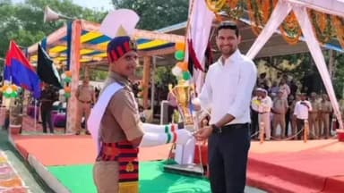निवाड़ी: निवाड़ी: वरिष्ठ पत्रकार दीपक नामदेव के पुत्र आदर्श नामदेव को उत्कृष्ट प्रदर्शन के लिए सम्मानित किया गया