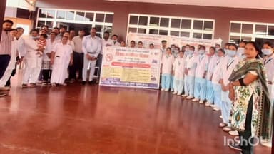 सुकमा: सुकमा में विश्व मलेरिया दिवस पर जागरूकता अभियान तेज, बैगा-गुनिया-पेरमाँ के साथ ग्रामीणों ने लिया संकल्प