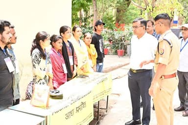 @deo_lalitpur श्री सत्यप्रकाश व #SPLalitpur
@IPSMdMustaque द्वारा प्रचलित #UPHomeGuard भर्ती परीक्षा को सकुशल एवं शांतिप...