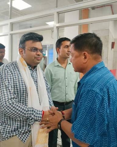 সিকিমে প্রধানমন্ত্রীর অনুষ্ঠানে যোগ দিতে বাগডোগরা পৌছলেন জয় শাহ
#bagdograairport✈️