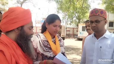 सुसनेर तहसीलदार रामेश्वर दांगी को प्रार्थना पत्र सौंपते गौभक्त।
सुसनेर नगर में सोमवार को गो सम्मान आह्वान