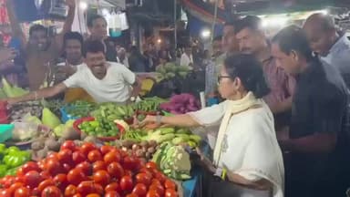 झालमुरी, कभी फूल-माला…
राजनीति में अब “ग्राउंड कनेक्ट” भी ट्रेंड में है 😄
एक कदम उधर,तो जवाब में एक कदम इधर!
नेताओं के य...