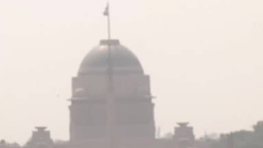 साकेत: भीषण गर्मी के बीच दिल्ली में आंधी, पारा 42.3°C; अगले तीन दिनों तक हीटवेव से राहत की उम्मीद