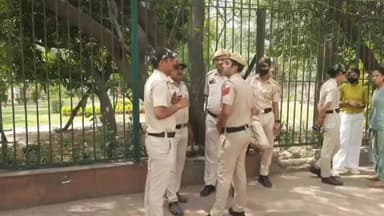 डिफेन्स कॉलोनी: जामिया मिलिया इस्लामिया यूनिवर्सिटी में आरएसएस के प्रोग्राम के चलते दिल्ली पुलिस और RAF के जवान तैनात