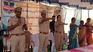 కాగజ్నగర్: అగర్వాడ గ్రామంలో రోడ్డు ప్రమాదాల నివారణకు ప్రతిజ్ఞ చేయించిన జిల్లా ఎస్పీ నితికా పంత్