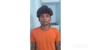 തിരുവനന്തപുരം: മാരകായുധങ്ങളുമായി ഭീകരാന്തരീക്ഷം സൃഷ്ടിച്ച
നാലുപേരെ തുമ്പ പോലീസ് പിടികൂടി