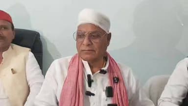 #गाजीपुर।
#करंडा के #कटरिया गांव में युवती की मौत का मामला।
पीड़ित परिजनों से मिला सपा का प्रतिनिधिमंडल।
#सपा के 4 सदस्यी...