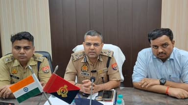 #थाना #करंडा #कटरिया की घटना के संबंध में श्रीमान पुलिस उपमहानिरीक्षक वाराणसी परिक्षेत्र, वाराणसी श्री वैभव कृष्ण द्वारा...
