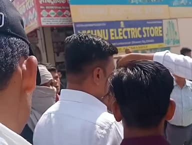 #लूणकरणसर: नगरपालिका की कार्रवाई के खिलाफ रेहड़ी संचालकों का हल्ला बोल
लूणकरणसर। स्थानीय नगरपालिका