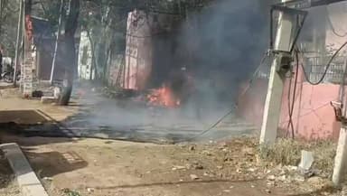 बाढ़डा:- सरेआम आग का तांडव: पावर हाउस के सामने जली बाइक ........बाढ़डा मंडी व पावर हाउस के सामने...