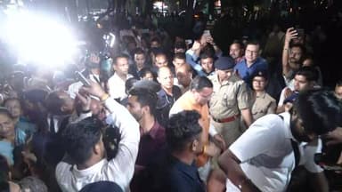 LIVE: महिला आरक्षण के समर्थन में देहरादून में आयोजित महिला आक्रोश मशाल यात्रा।