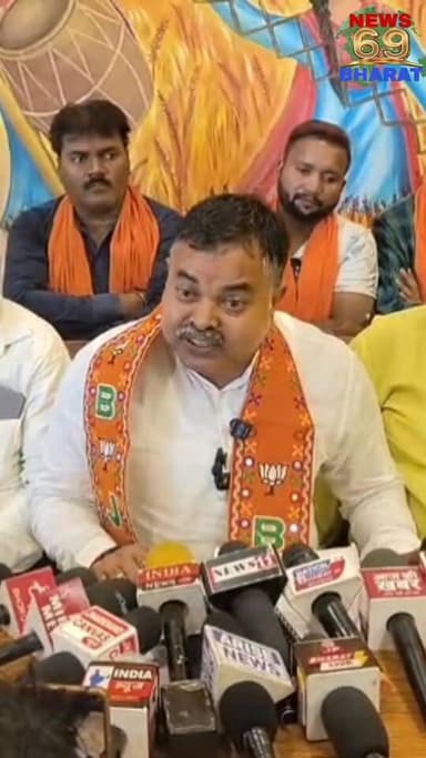 निरसा विधायक अरूप चटर्जी अपना अवैध कमीशन बढ़ाने के लिए रोक रहे थे ट्रक: मोहन कुंभकार
#manish #public #jharkhand #hiligh...