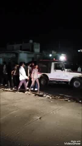 मालपुरा: मालपुरा जिला अस्पताल गौरवपथ पर शशरारती युवकों ने युवती की स्कूटी को मारी टक्कर, 30 फीट तक घिसटते ले गए युवती को