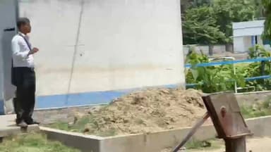 সাগর ব্লকের মুড়িগঙ্গা দুই গ্ৰাম পঞ্চায়েতের অধীন কোম্পানীছাড় মহেশ্বরী হাইস্কুলের ২১ নম্বর বুথে, সকাল থেকে ভোট চলছিল এর...