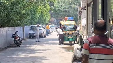 गर्मी में खड़े ऑटो में अचानक लीक हुआ CNG सिलेंडर,मची अफरा-तफरी #rohtakmdu #sampla #rohtakpolice