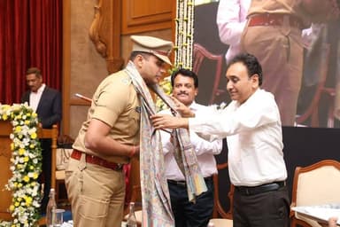 अकोला पोलीसांच्या 'प्रोजेक्ट रक्षा'चा राज्यस्तरावर गौरव! 🏆
प्रशासनात पारदर्शकता आणि तंत्रज्ञानाचा प्रभावी वापर केल्याब...